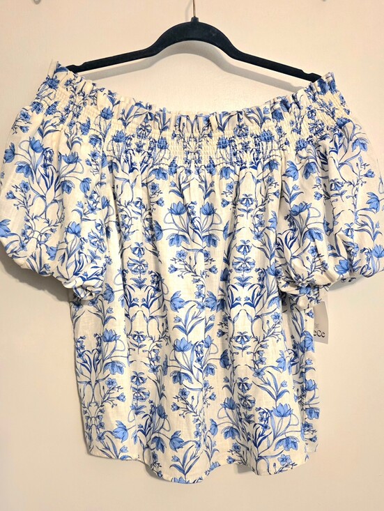 CeCe Tops - NWT CeCe Blue & White Bubble Sleeve Top Toile Floral Linen Blend Medium (F30)